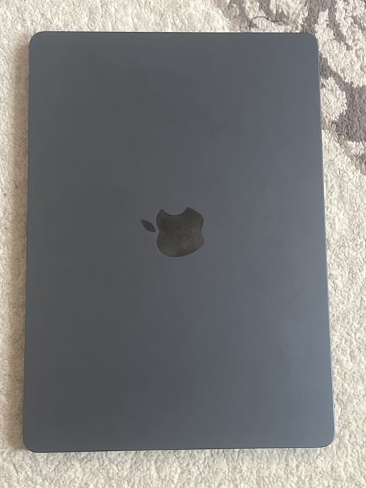 MacBook Air M2 13” 8/256 GB — отличный вариант