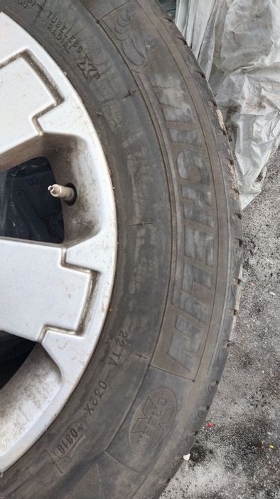 Продам комплект резины с дисками,в отличном состоянии