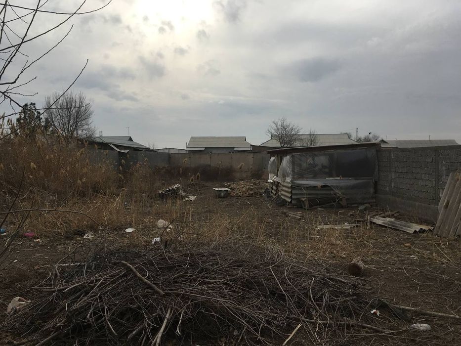 Xovli uy sotiladi srochna