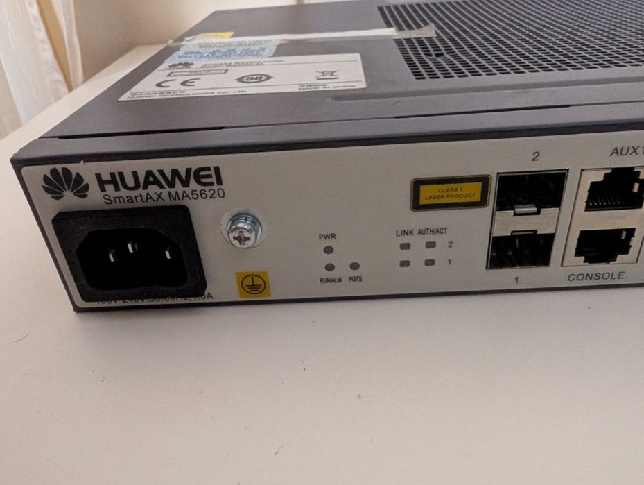 Vând switch Smartax MA5620-24
