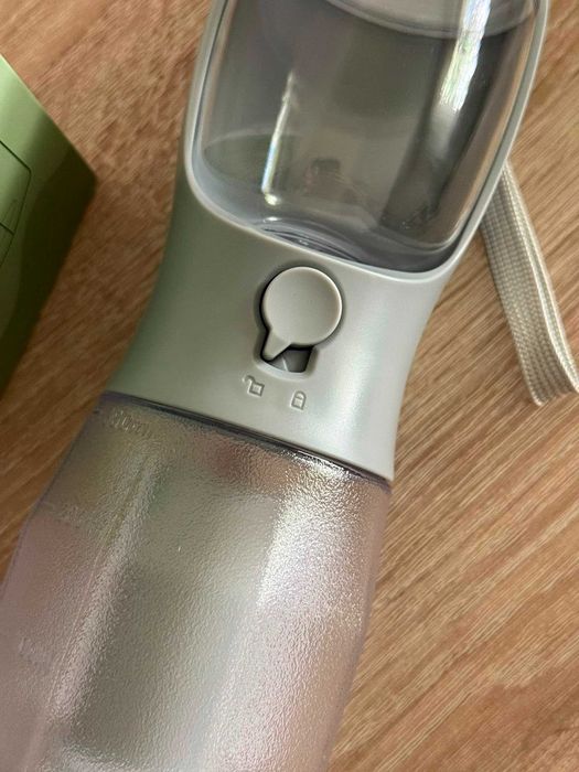 Sticlă portabilă pentru câini 500ml + dispenser pungi | Nouă | Alb/Gri