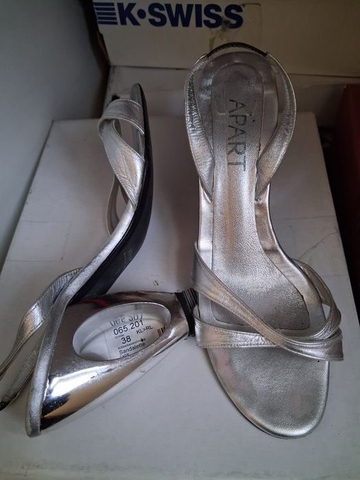 Модные босоножки