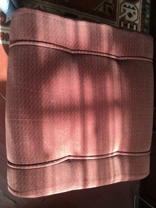 Холова гарнитура- диван, 2 фотьойла, 2 табуретки