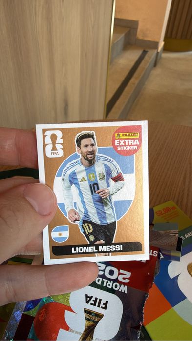 extra sticker messi bronze