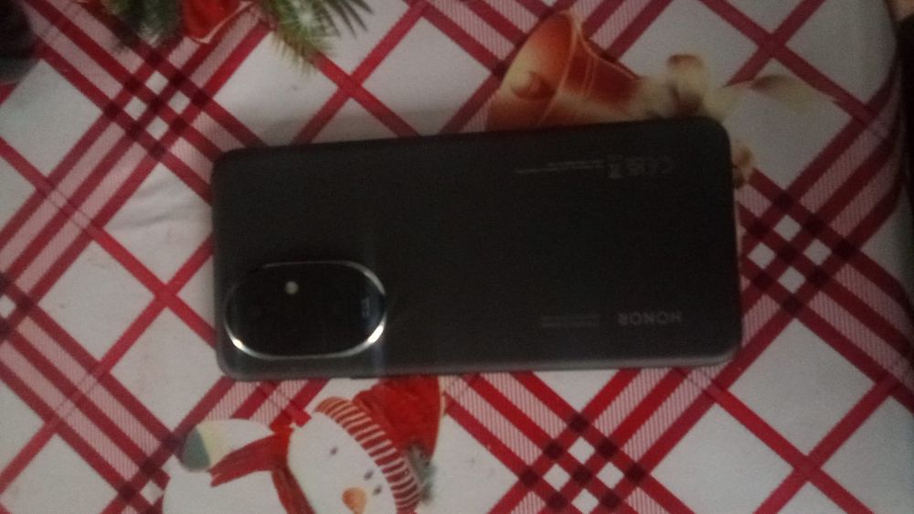 Vând telefon  honor 200