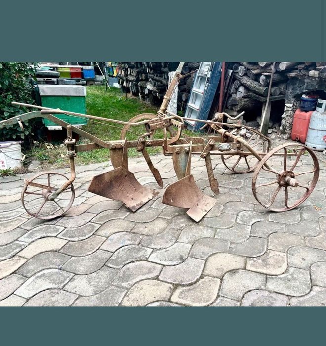 Plug vechi peste 100 de ani – piesă rară de colecție Arad • OLX.ro