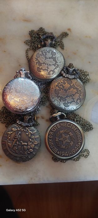 Нови джобни гравирани кварцови часовници-20 лв