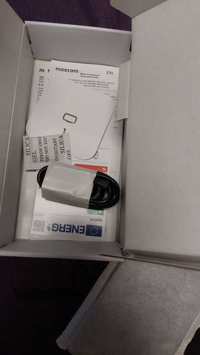 Telefon mobil  nou