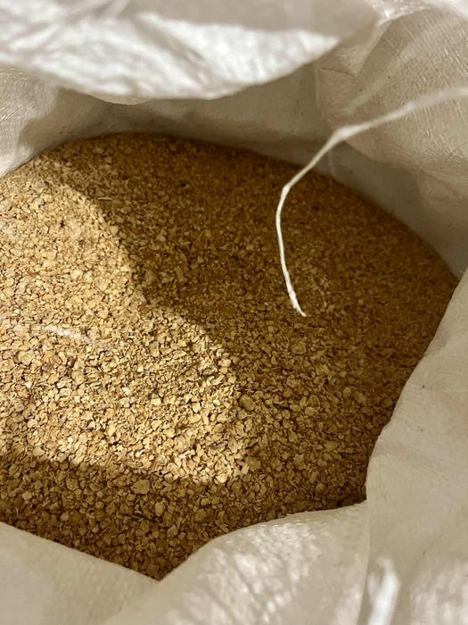 Соев шрот - високопротеинова храна за животни