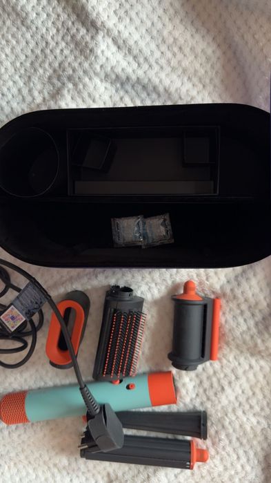 Маша dyson HS08 Airwrap