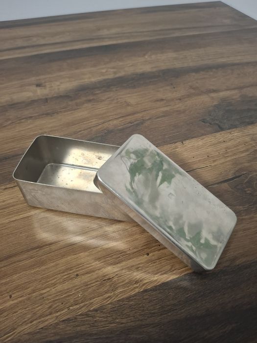Vand cutiuta veche metal NEGOCIABIL