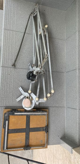 Кульман , чертёжные столы, линейки и подставки