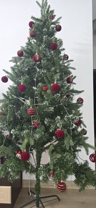 Продам елку 2 метра