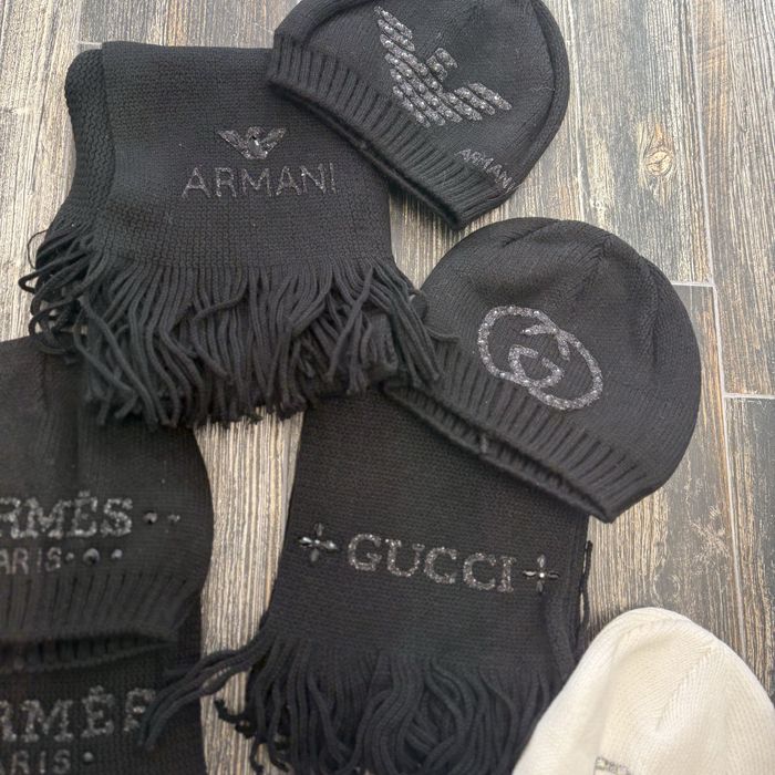 Дамски шапки и шалове | шапка шал | Hermes, Armani, Gucci