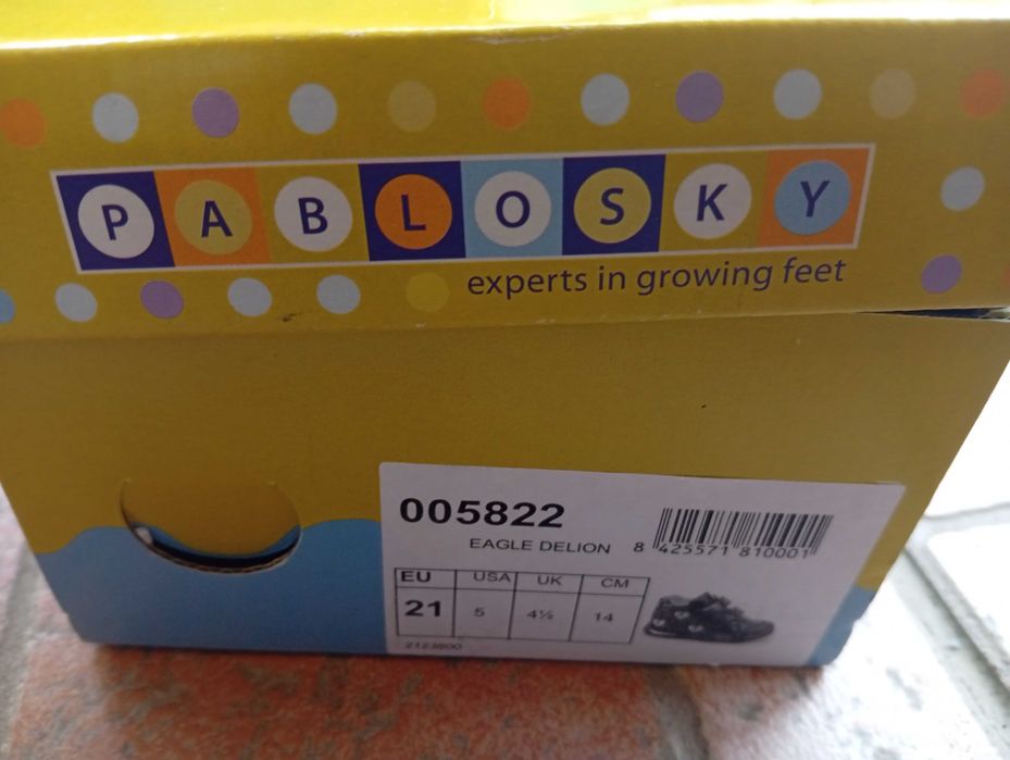 Детски обувки испански нови