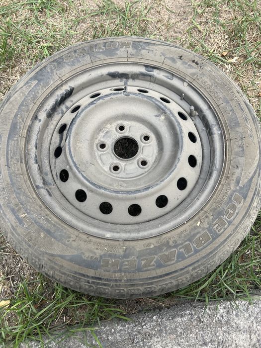 Продается оригинальная шина с дисками на альфард 215/60R16