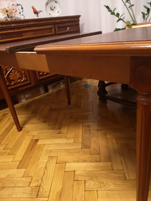 Vand set masa si scaune