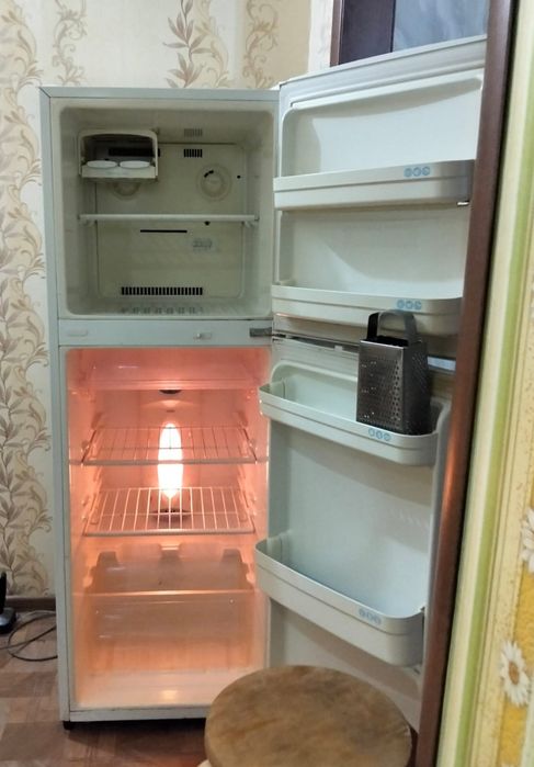 Холодильник продается