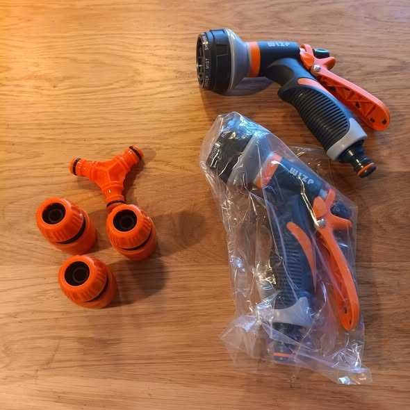 НОВ! Комплект от 2 градински пистолети с 8 режима на водна струя