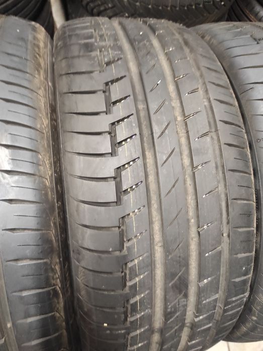 235/45/18 Continental