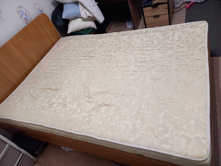 Продам кровать двуспальную
