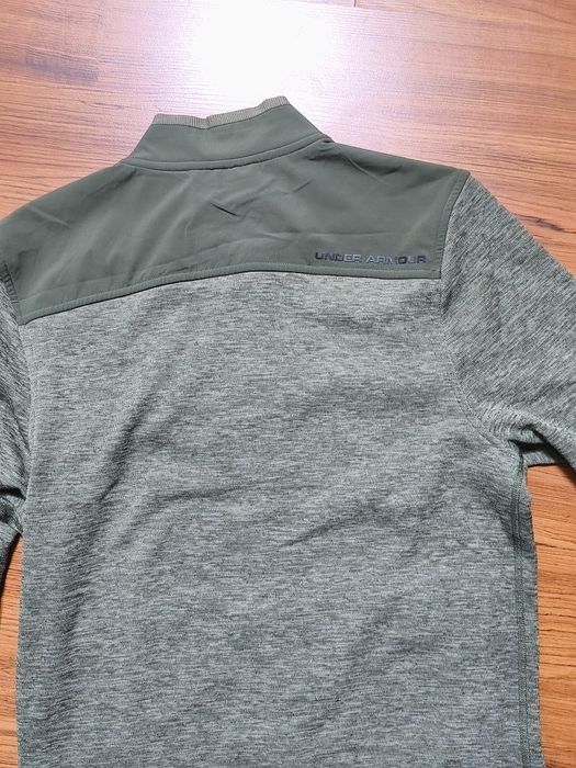 Продавам суичер на Under armour чисто нов