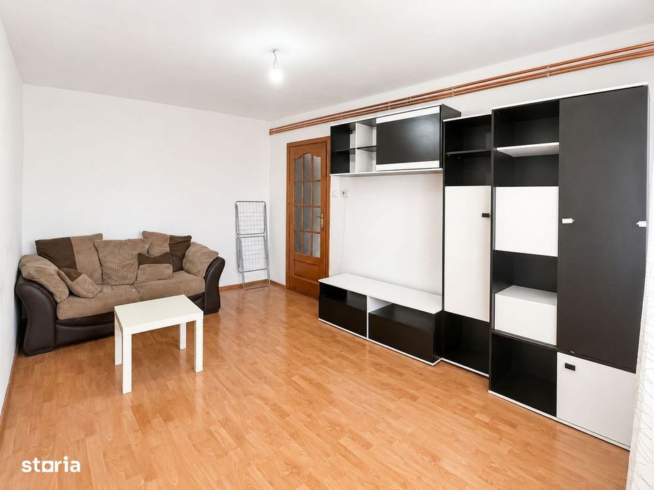 De inchiriat apartament cu 3 camere - zona Lipovei