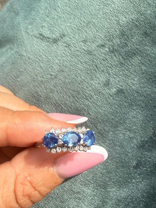 Inel aur 18k cu diamante si safire