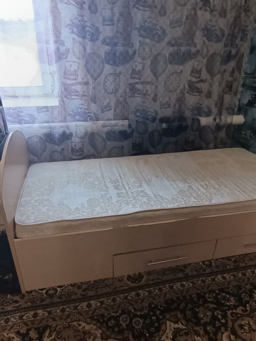 Продам кровать 1,5