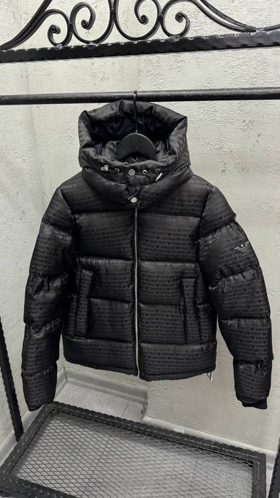Geacă groasă de iarnă Armani,material impermeabil,calitate luxury,toate mărimile disponibile