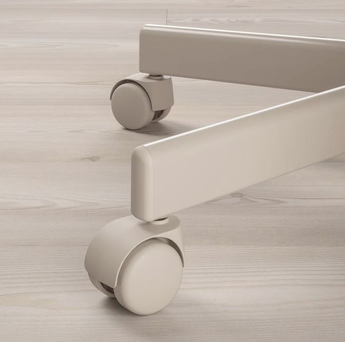 Scaune birou IKEA – 2 bucati bej/crem, foarte confortabil, stare excel