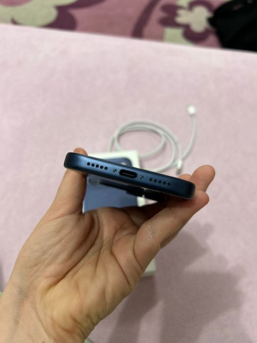 Iphone 17 pro,голубой