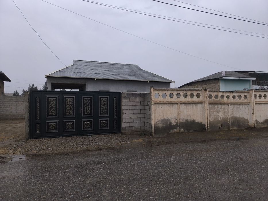 Hovli juda yaxshi holatda