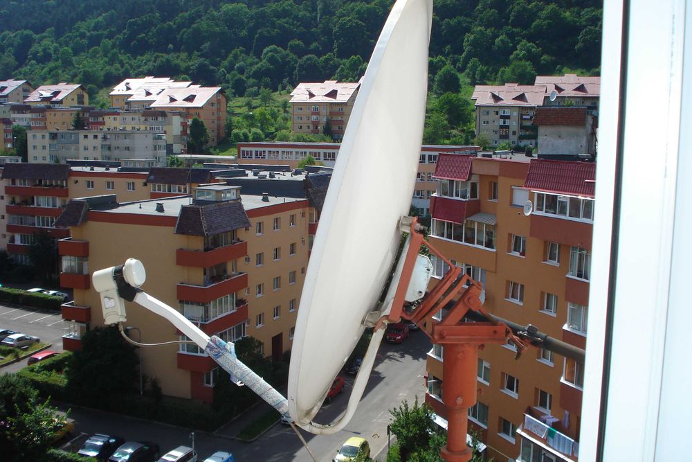 Receptor si L.N.B. ptr. Antenă satelit