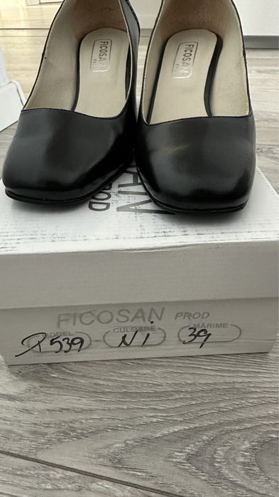 Pantofi marimea 39