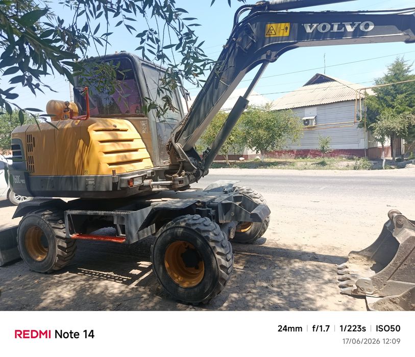 Ekskavator 60talik 2015 kareadan keldi 10ming saot ishlagan