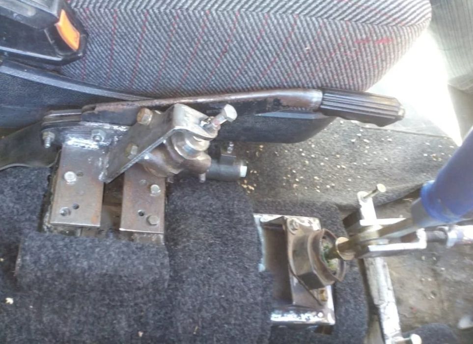 Рычаг стояночного тормоза