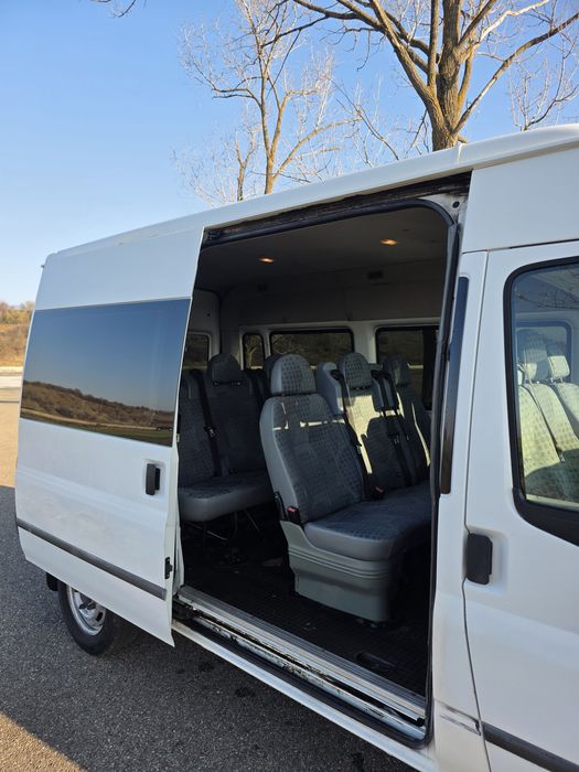 Vand /schimb  Ford transit autoturism 8+1 locuri  e5