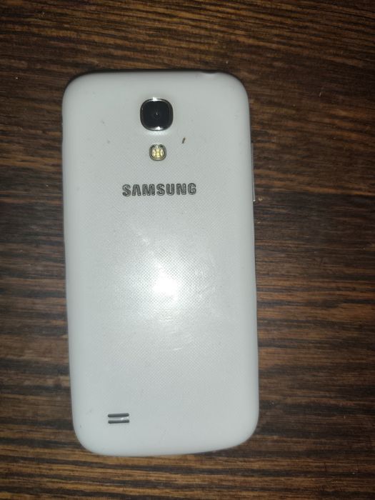 Продавам Samsung Galaxy S4 mini