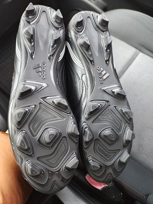 Ghete de fotbal adidas..44 2/3