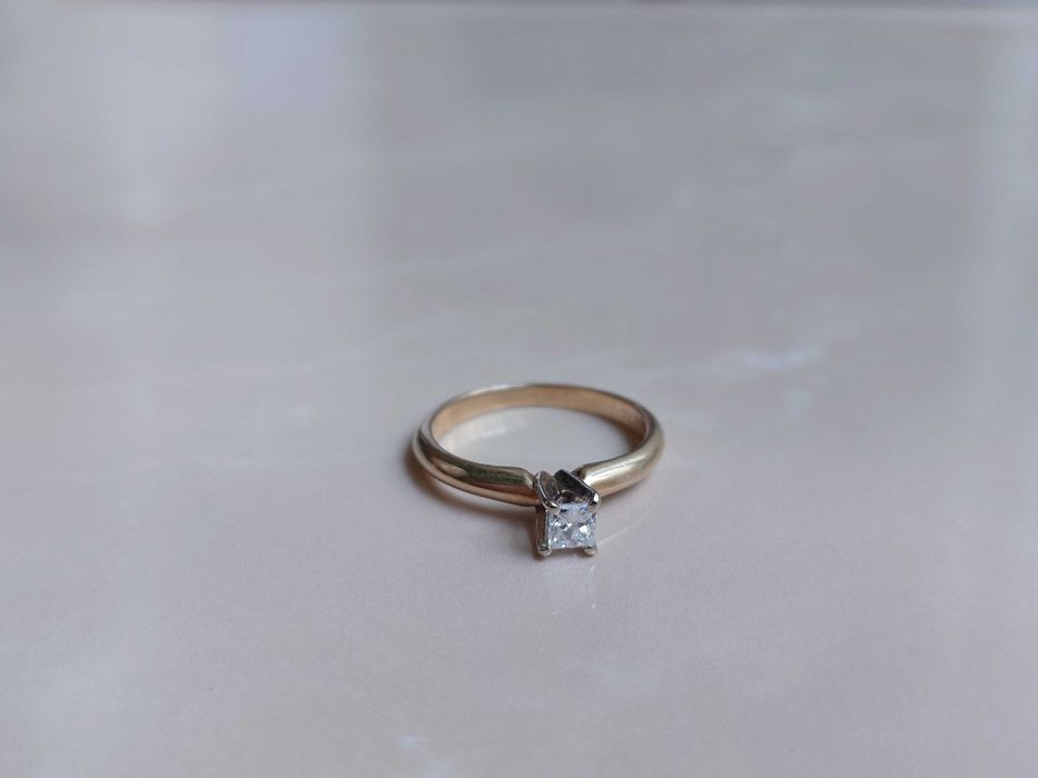 Inel logodna cu diamant natural princess cu certificat GIA