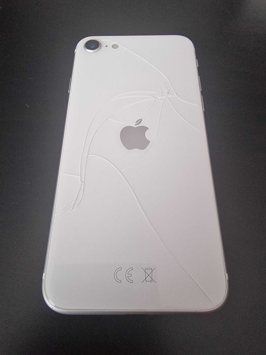 iPhone SE Gen. 2, 64GB White – Funcțional 100% / Spate crăpat
