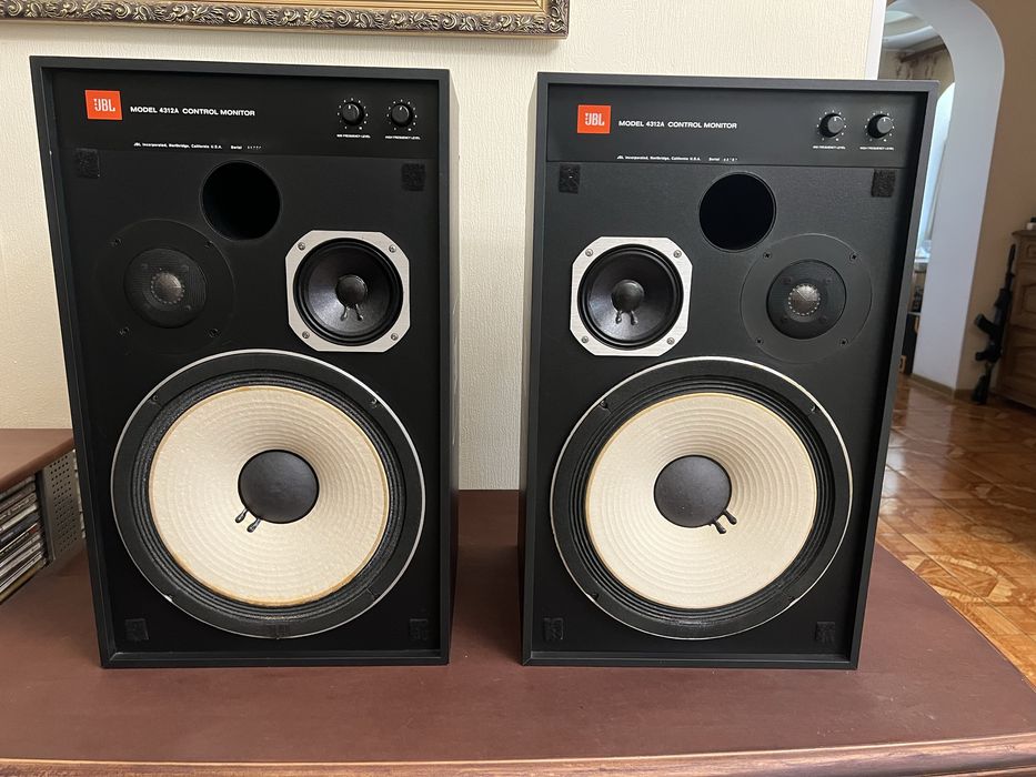 Акустика JBL 4312a