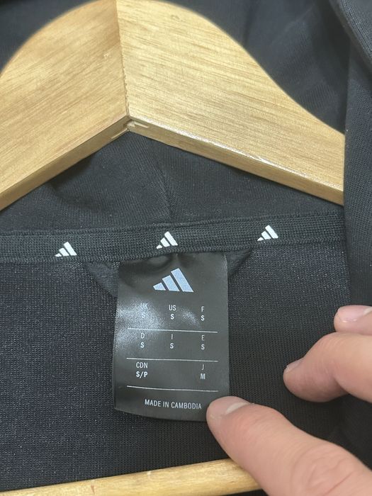 Продам оригинал костюм адидас