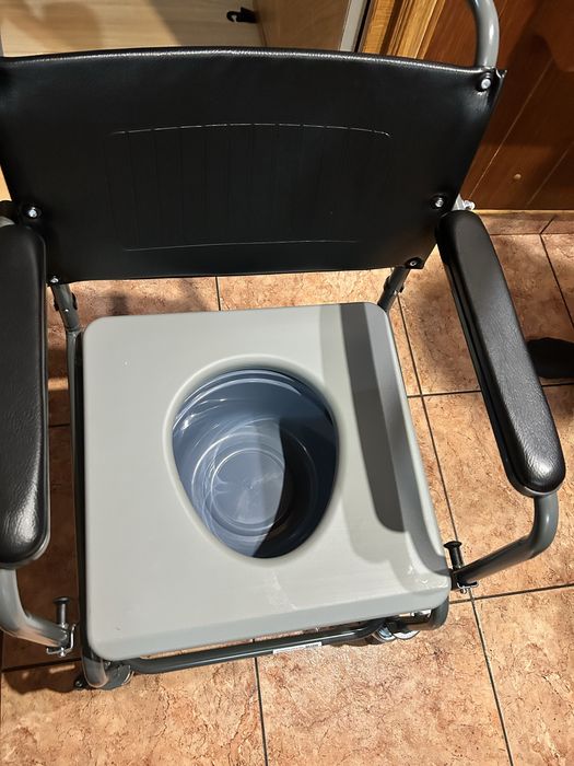 Vand fotoliu rulant WC