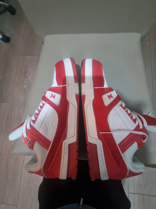 Lv trainer culoare rosu