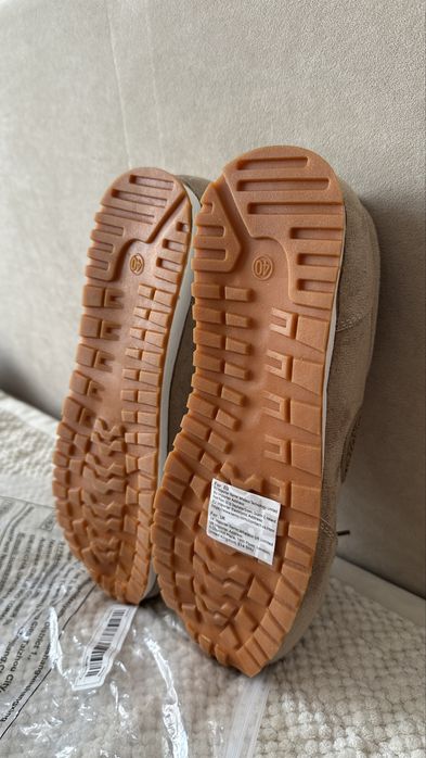 Продам кроссовки