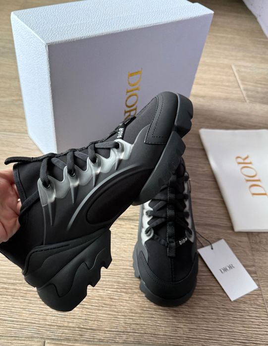 Dior sneakers noi, originali