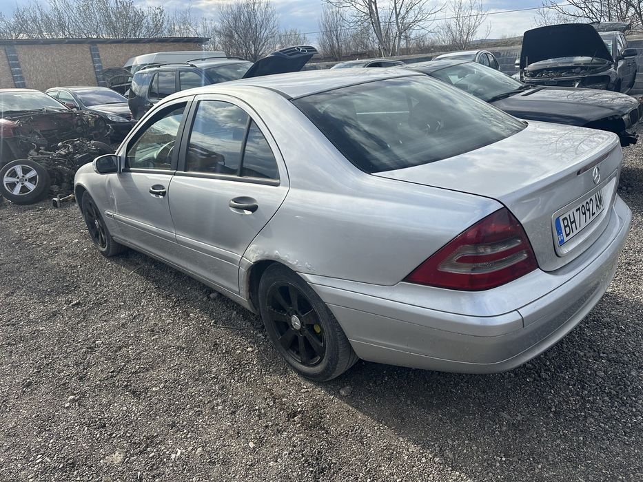 W203! C 2.2 дизел автоматик 2001 Г