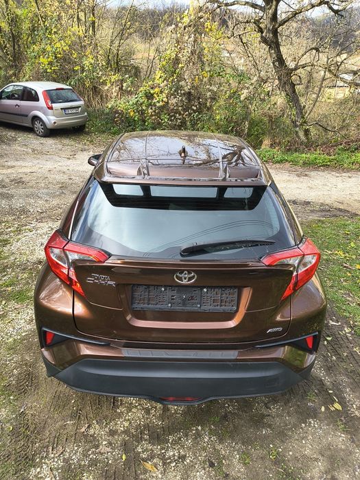 Toyita C-HR, 2017 г., 4х4, 70 000 км.